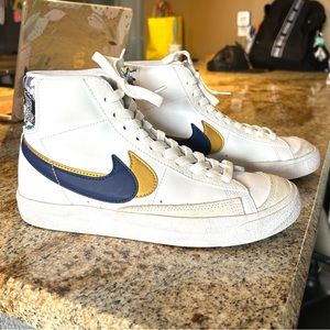 Blazer Mid ‘77 SE Double Swoosh- White Gold Blue Void